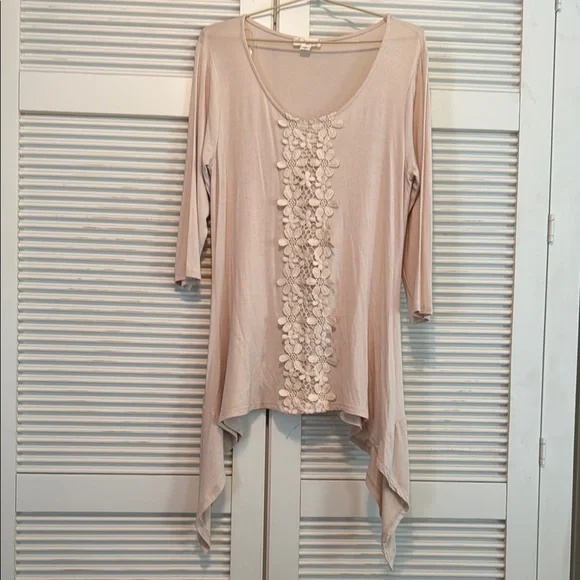 MISIA Side Tail 3/4 Sleeved Tunic Top Made in USA🇺🇸 - Picture 1 of 5